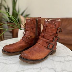 Frye Cognac Valerie Strappy Shearling
